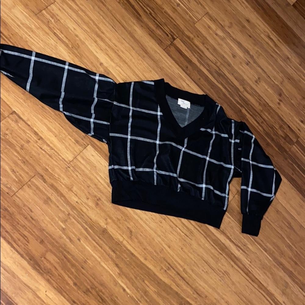 Black and white crop top blouse